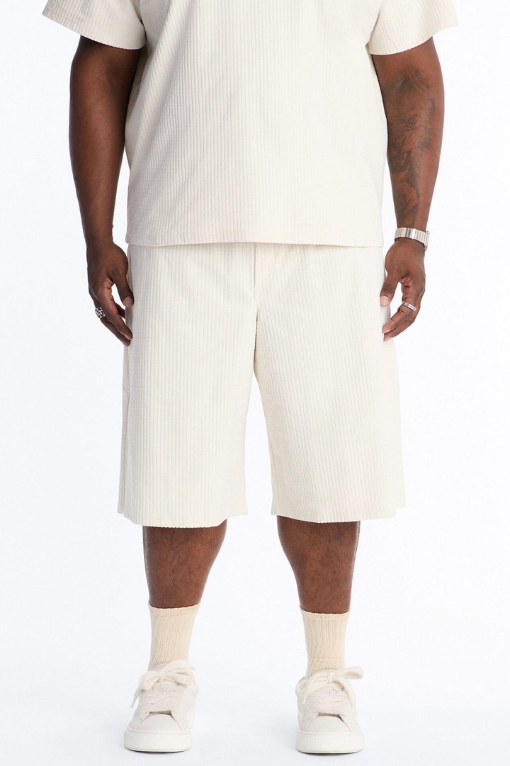 Terrance Textured Relaxed Short - Cream