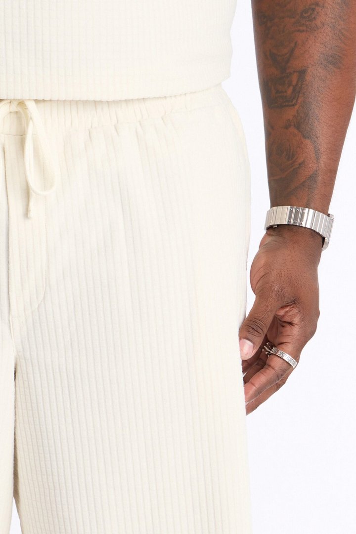 Terrance Textured Relaxed Short - Cream