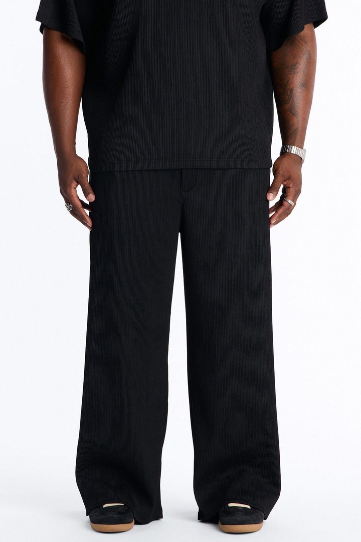 Pure Form Plisse Baggy Pant - Black