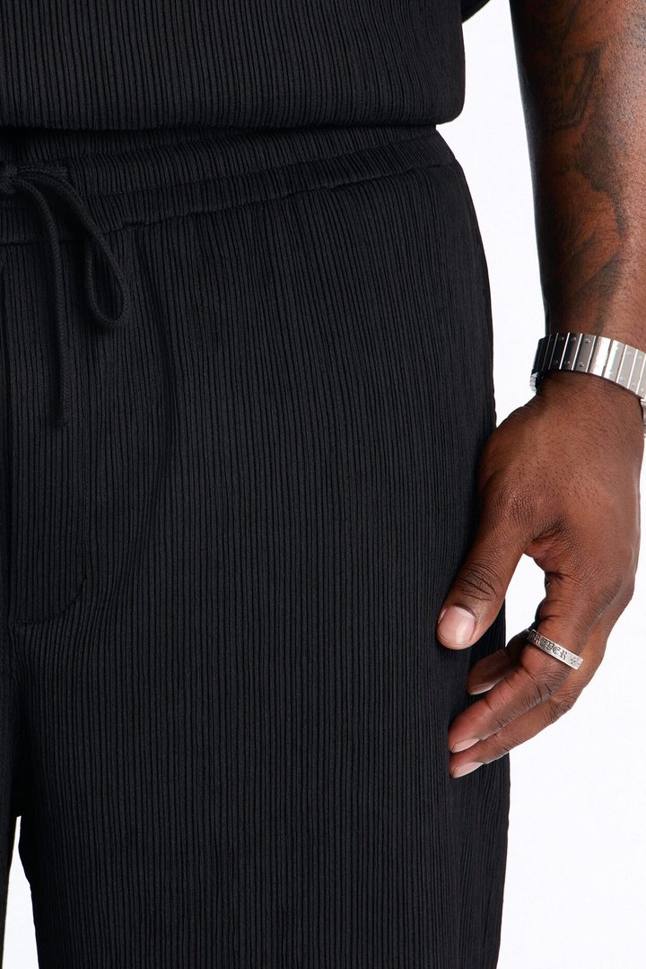 Pure Form Plisse Baggy Pant - Black