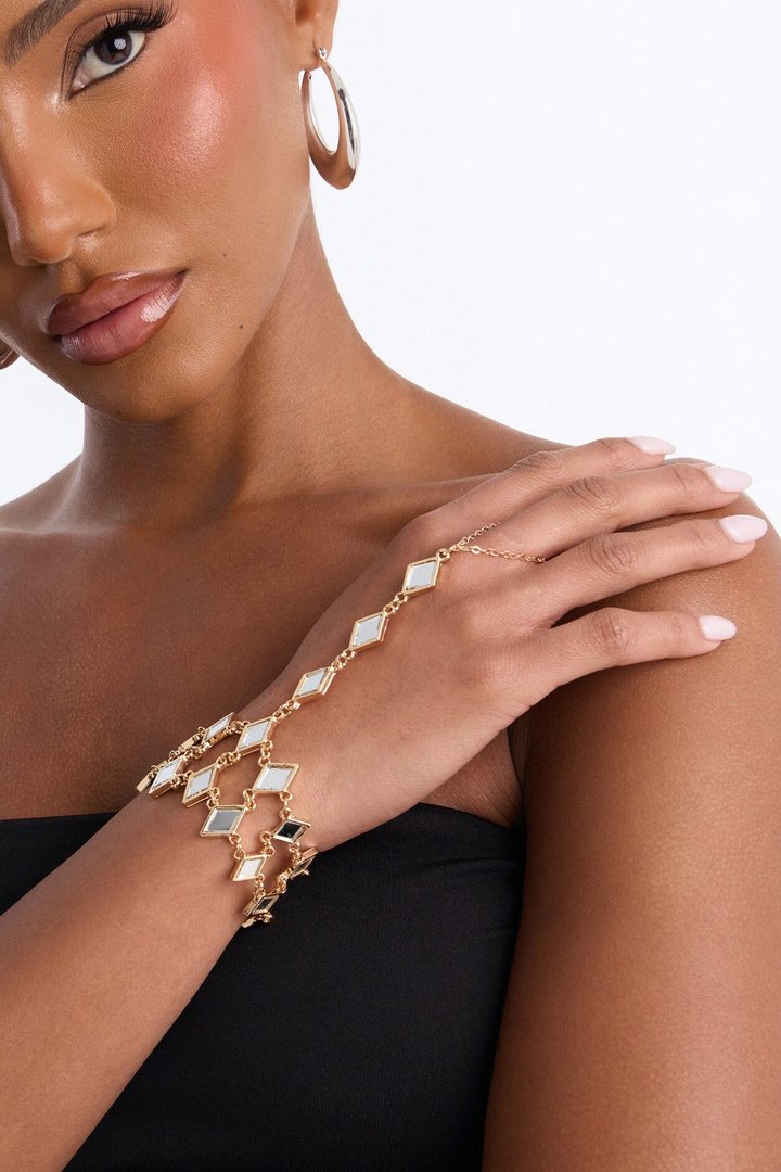 Queen Of Diamonds Hand Chain - Gold/combo