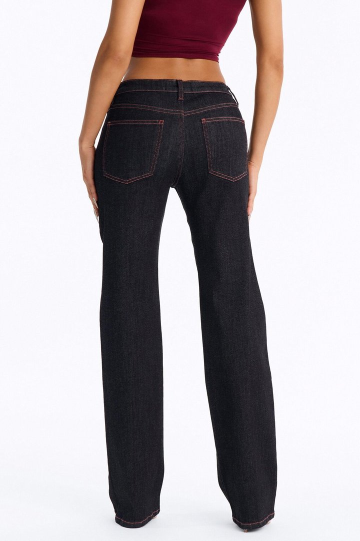 Hot To Trot Low Waist Stretch Straight Leg Jeans - Dark Wash