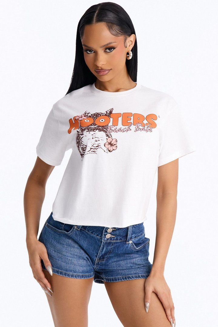 Hooters Beach Babe Crop Tee - White