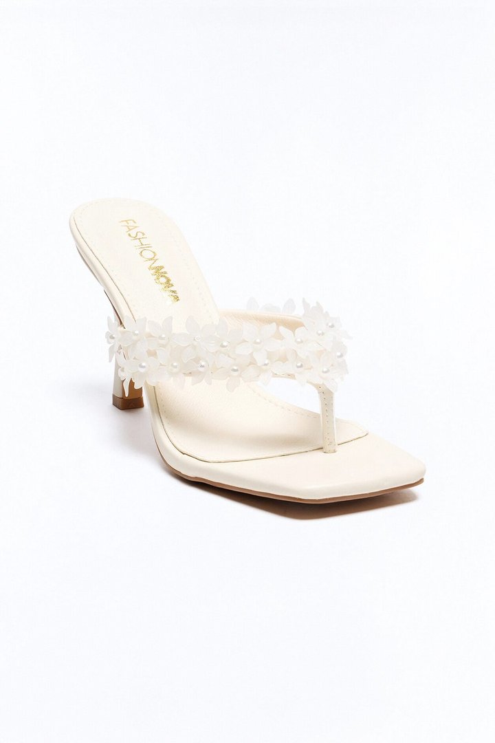 Spring Social Flower Thong Heels - White