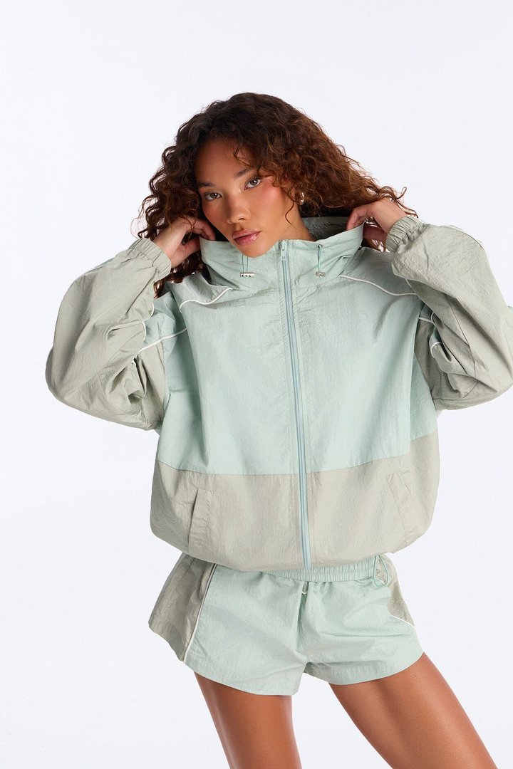 End Game Windbreaker Funnel Neck Jacket - Sage/combo