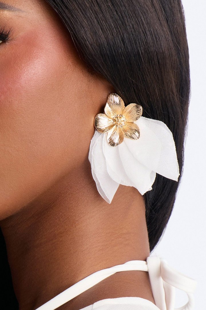 Romance Me Away Earrings - White/Gold