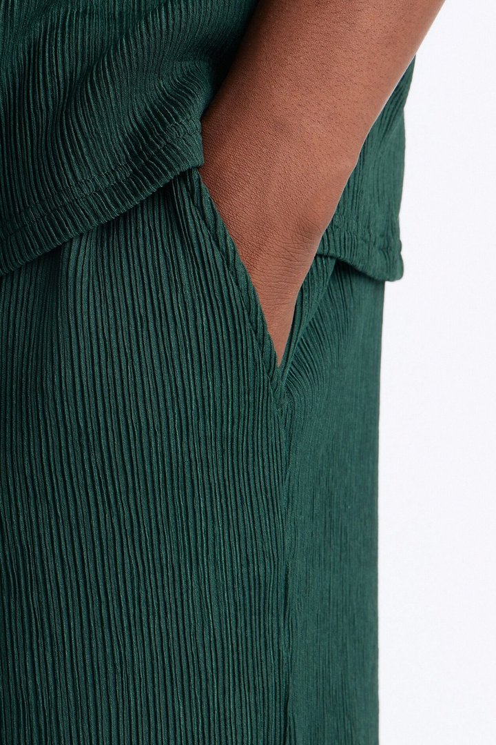 Pure Form Plisse Baggy Pant - Hunter Green