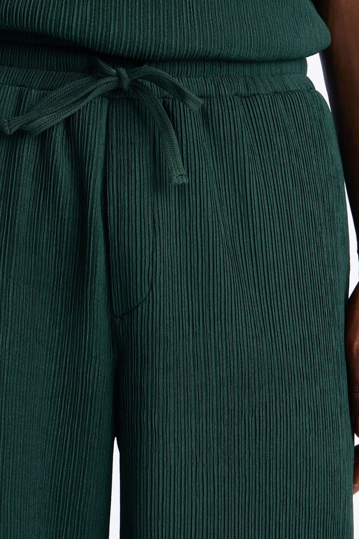 Pure Form Plisse Baggy Pant - Hunter Green