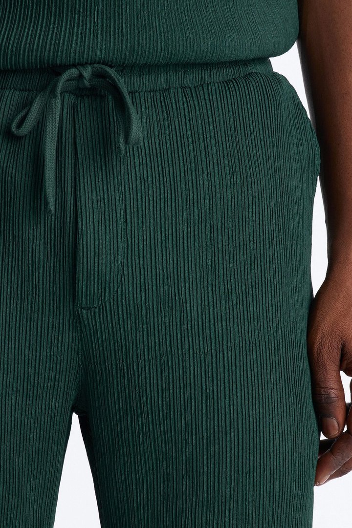 Pure Form Plisse Straight Leg Pant - Hunter Green