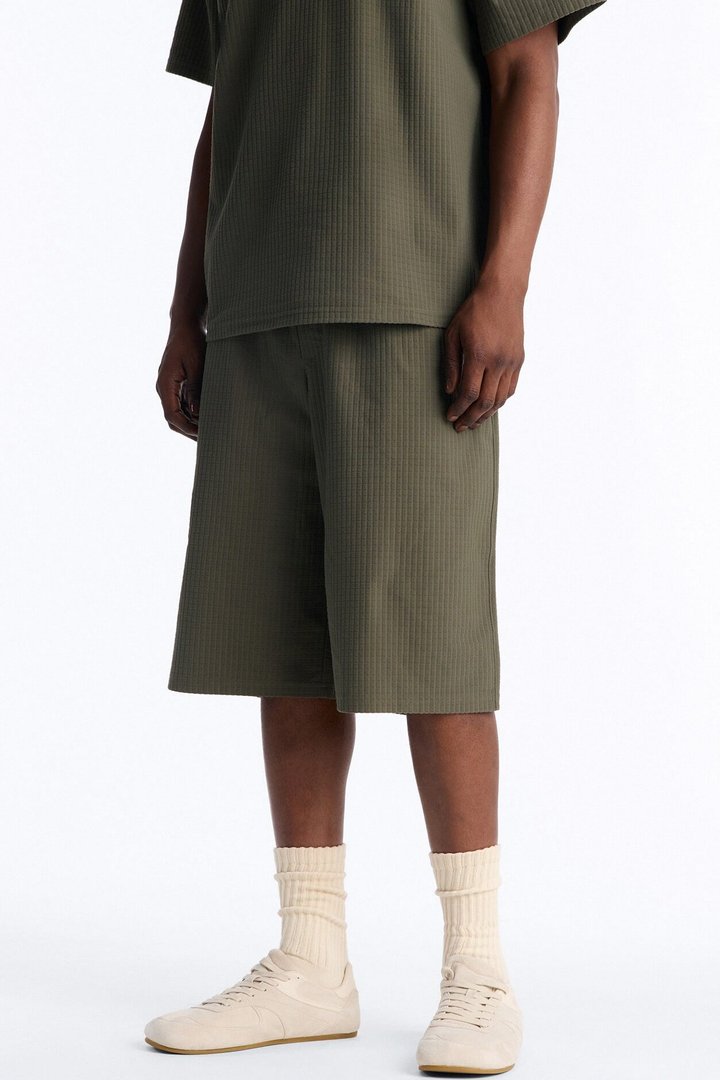 Terrance Textured Relaxed Short - Olive