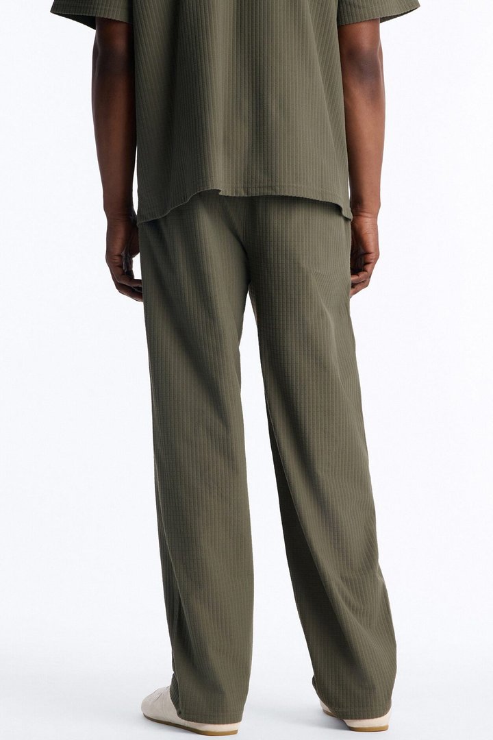 Terrance Textured Relaxed Pant - Olive