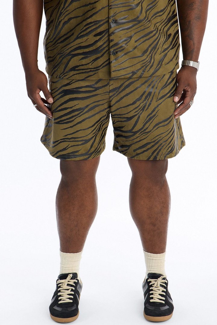 Relaxed Can't Be Tamed Short - Green