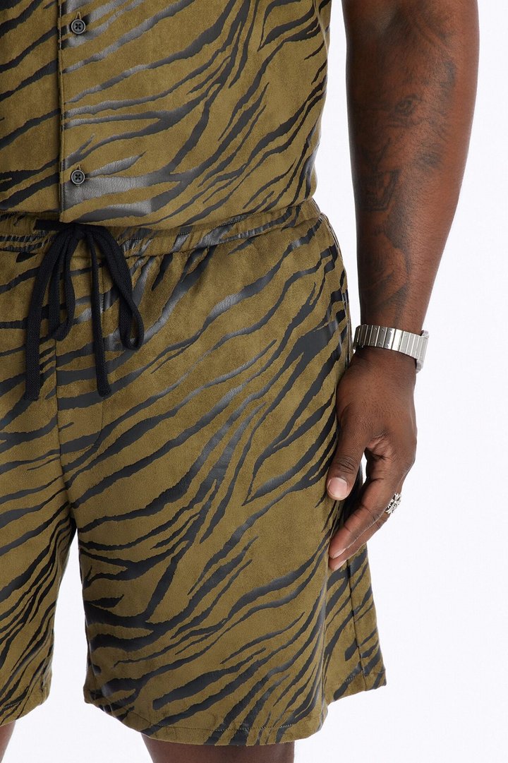 Relaxed Can't Be Tamed Short - Green