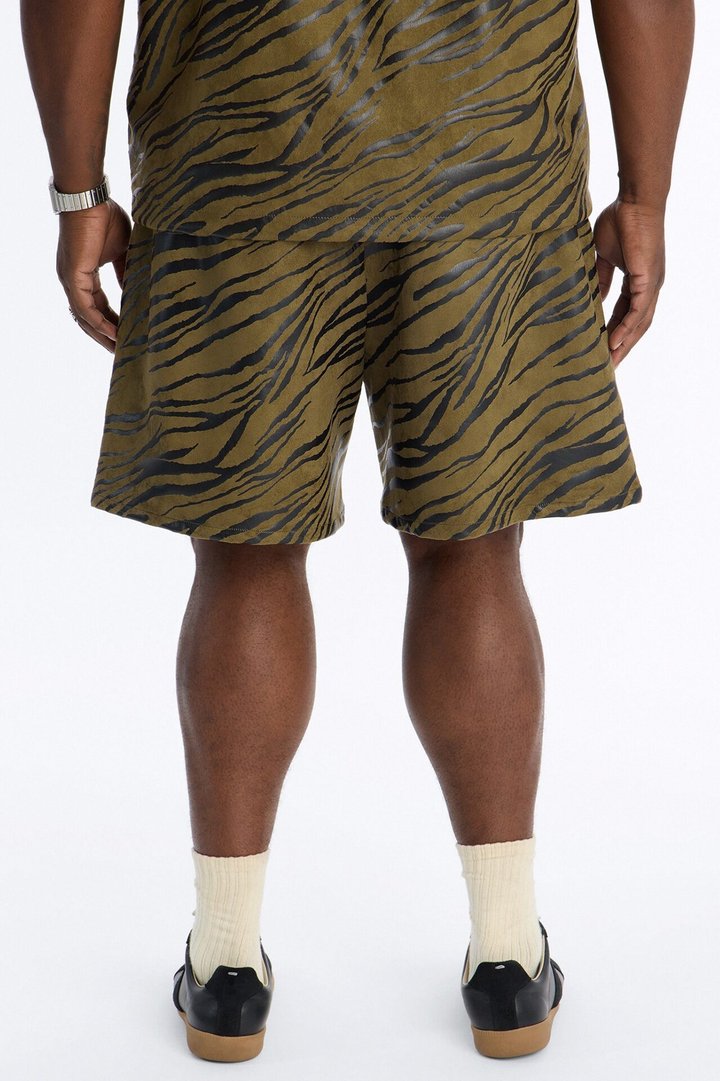 Relaxed Can't Be Tamed Short - Green