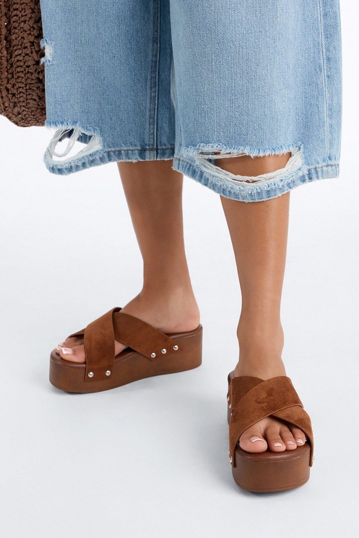 Breezy Platform Sandals - Brown