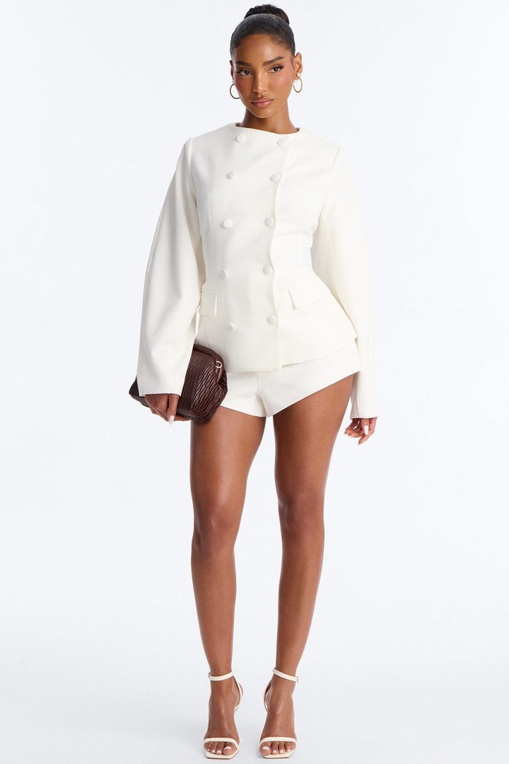 Niomie Long Sleeve Double Breasted Collarless Blazer - White