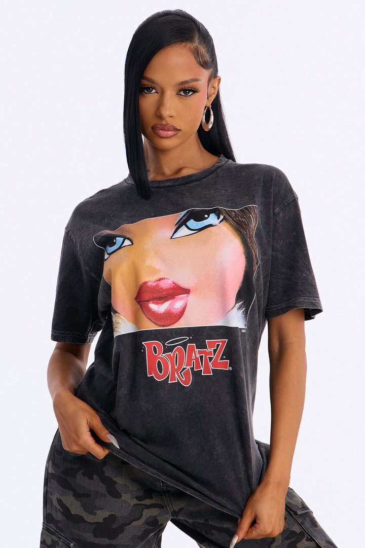 Bratz Close Up Washed Tee - Black Wash