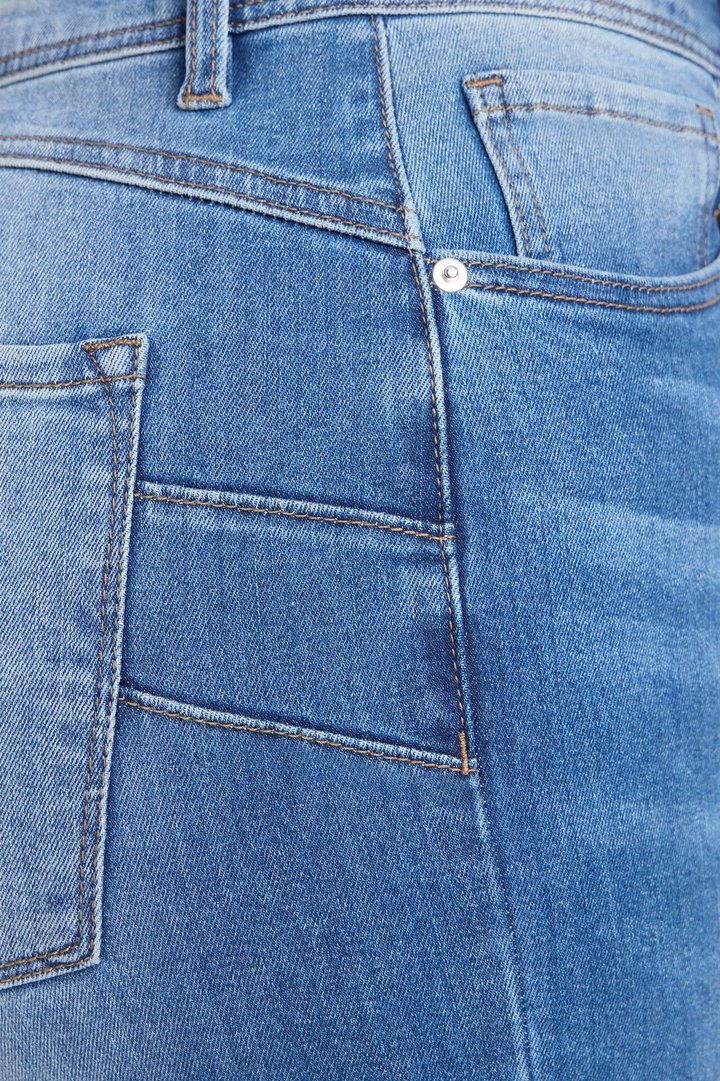 Truly Iconic Curvy Stretch Straight Leg Jeans - Dark Wash