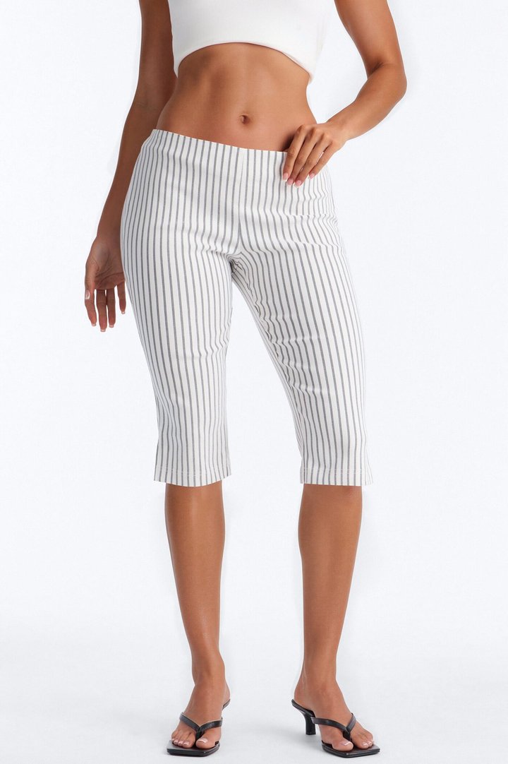 Sailor's Sweetheart Skinny Printed Capri Pant - White/combo