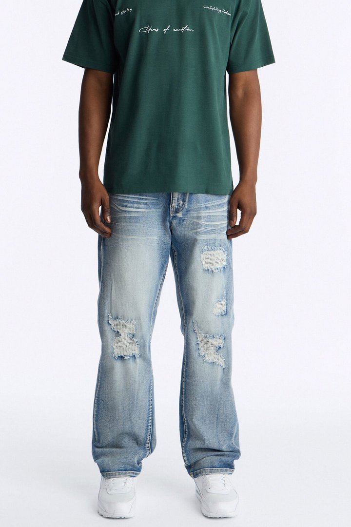 Straight Classic Destroyed Jean - Light Blue Wash