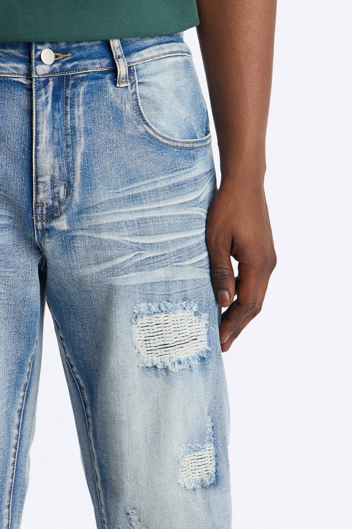 Straight Classic Destroyed Jean - Light Blue Wash