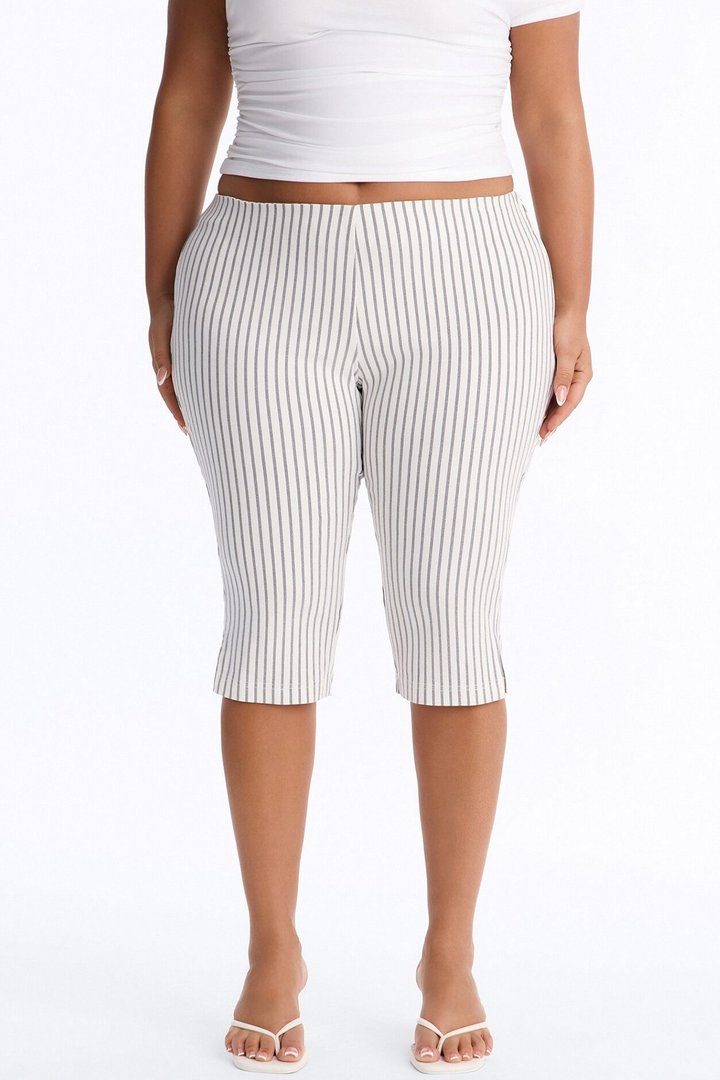 Sailor's Sweetheart Skinny Printed Capri Pant - White/combo