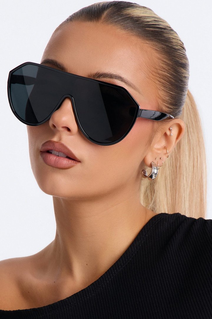Waiting On You Sunglasses - Black