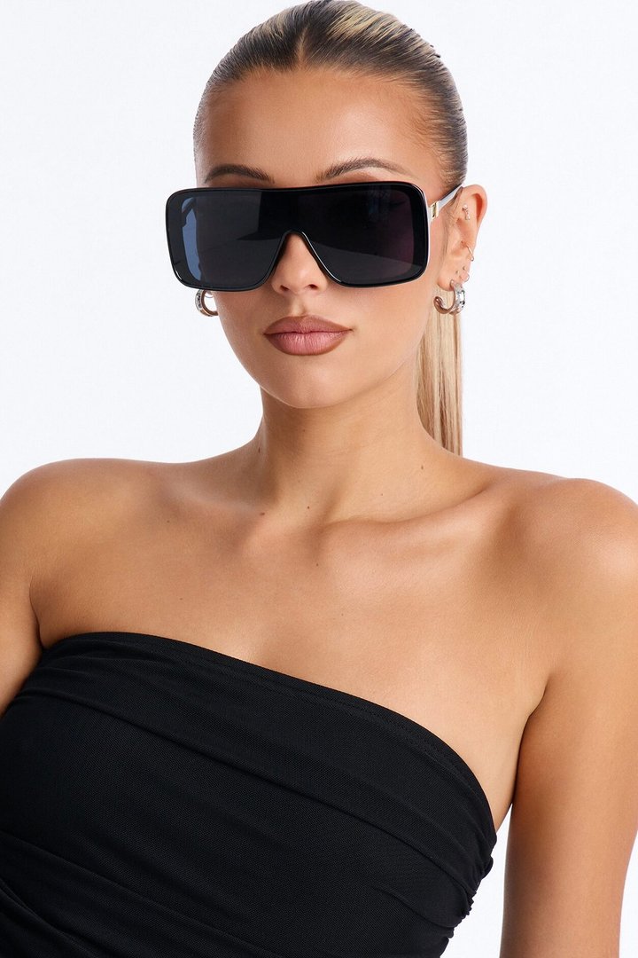 Keeping Up Sunglasses - Black