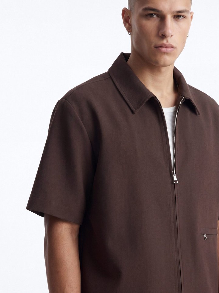 Modern Essential Short Sleeve Zip Collar Shirt - Chocolate