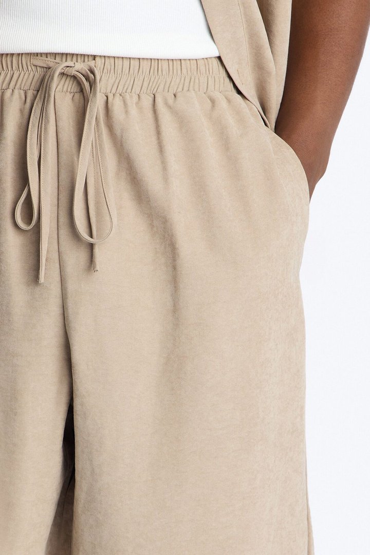 Dune Relaxed Short - Taupe