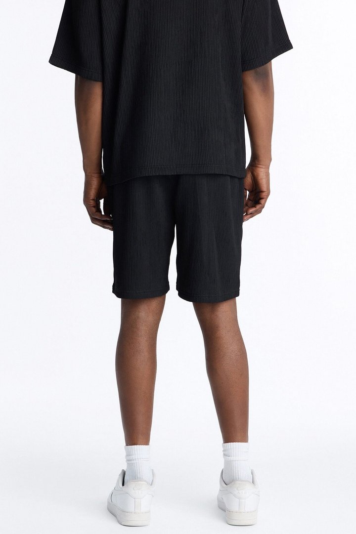 Pure Form Plisse Relaxed Short - Black