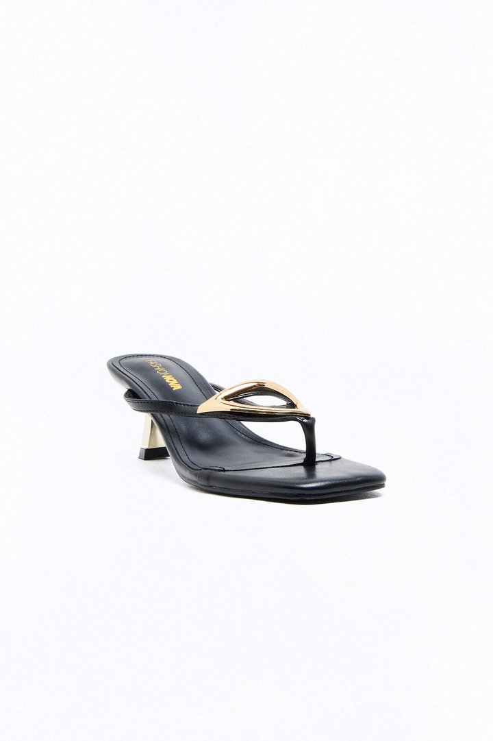 Unmatched Hardware Kitten Heels - Black