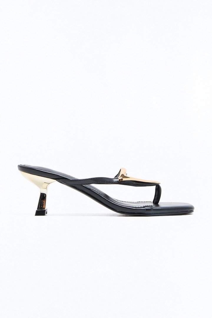 Unmatched Hardware Kitten Heels - Black