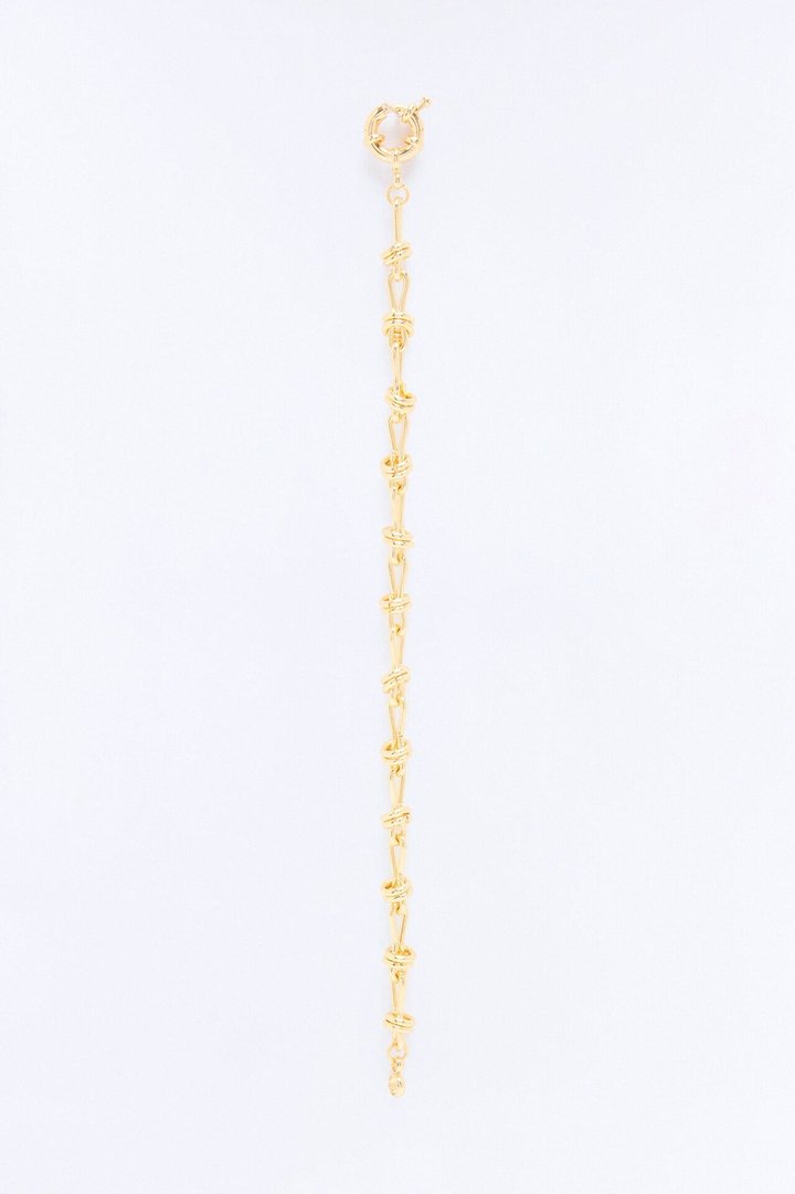 Latch Onto Me Chain Bracelet - Gold