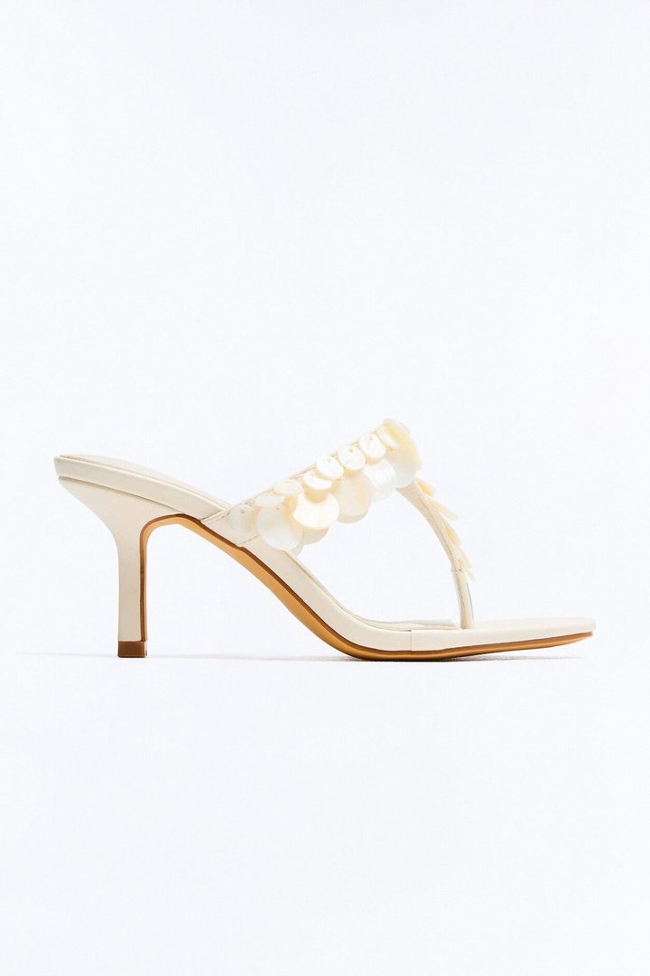 Kenly Shell Thong Heels - Cream