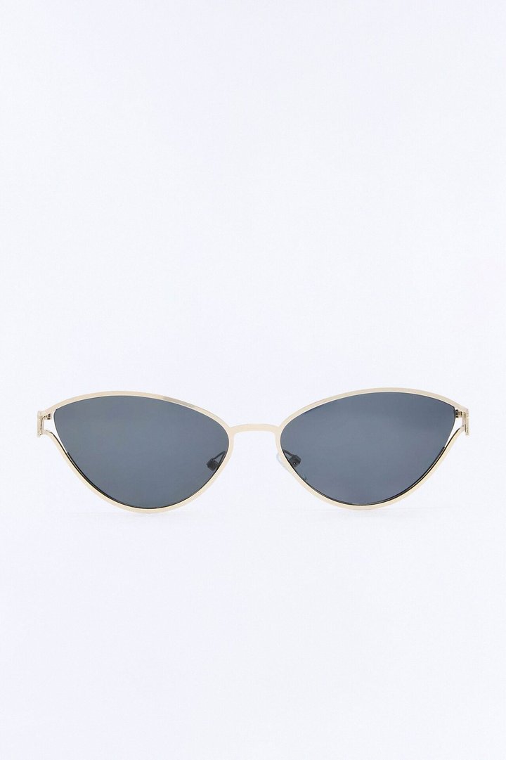 Fierce Diva Cat Eye Sunglasses - Silver