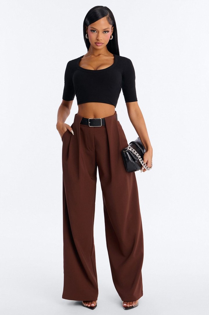 Read The Room Pleated Wide Leg Trousers 33″ - Chocolate