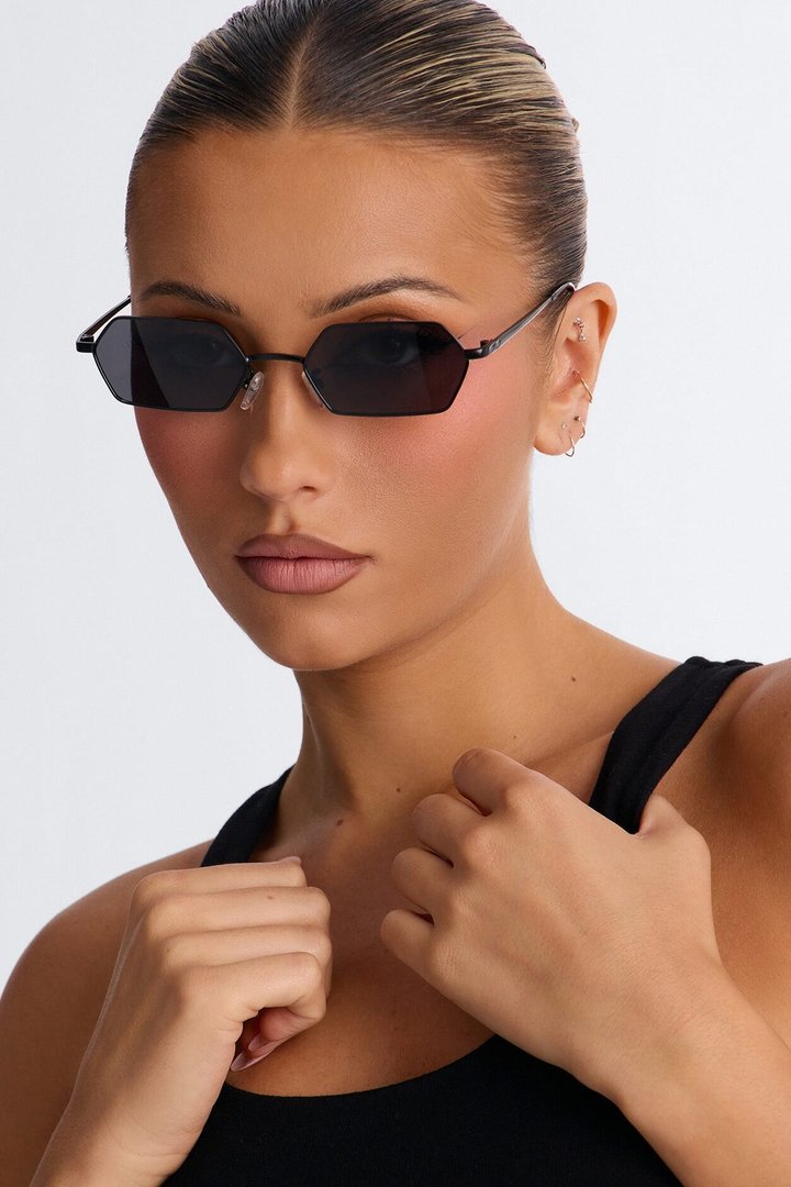 Museum Muse Sunglasses - Black