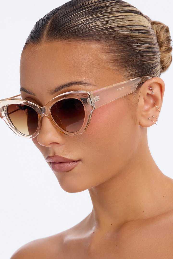 Beach Front Escape Sunglasses - Peach