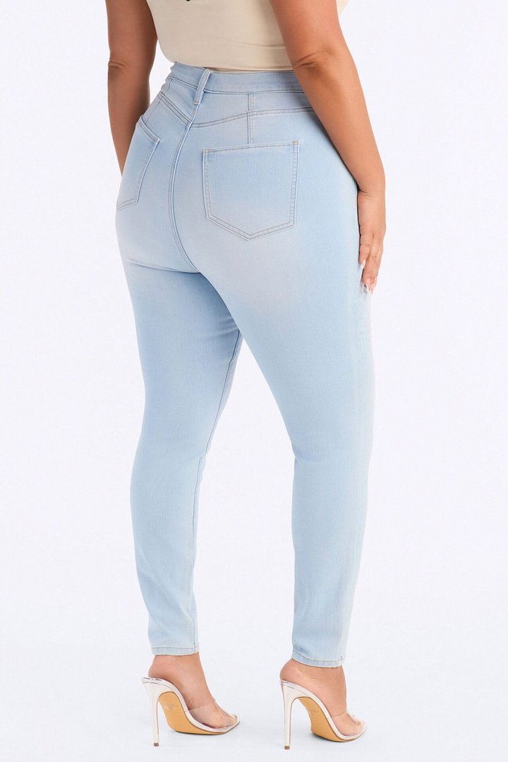 Show Off The Curves Super Stretch Booty Lifter Skinny Jeans - Light Wash