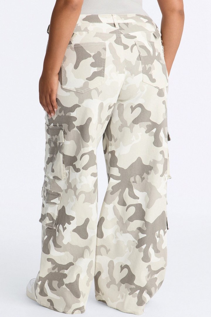 No Backup Needed Cargo Wide Leg Pant - Camouflage