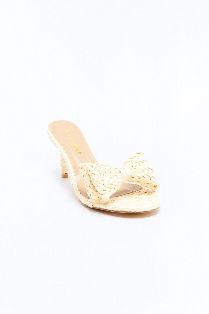 Sandy Town Raffia Bow Heels - Natural