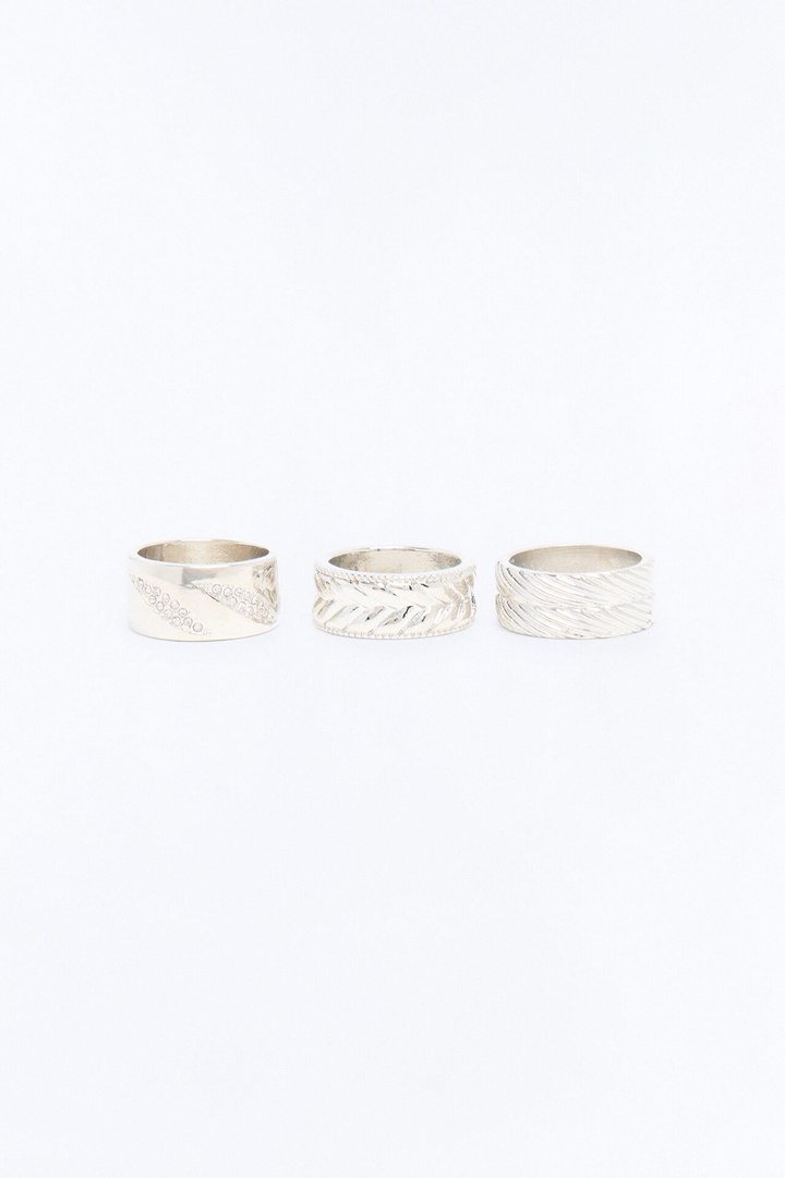 Rippled In Motion Ring Set - Silver