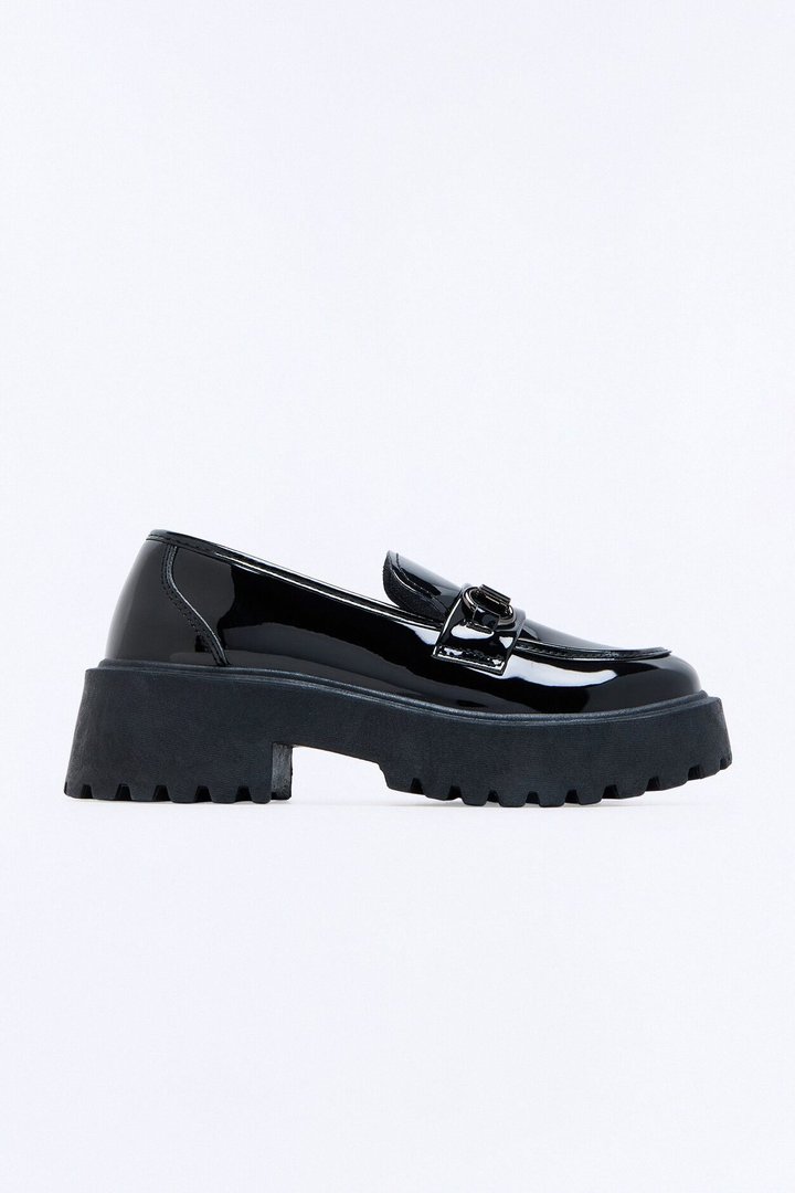 Treating You Right Loafers - Black