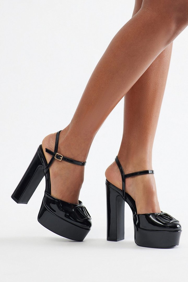 Bayley Hardware Platform Pumps - Black