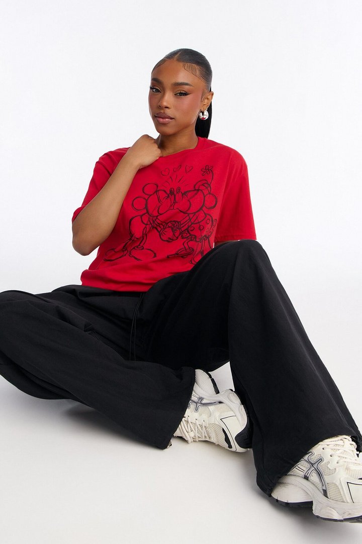 Mickey And Minnie Kissing Sketch Tee - Red