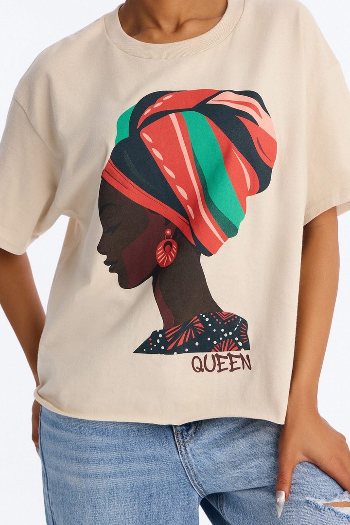 Powerful Queen Oversized Tee - Sand